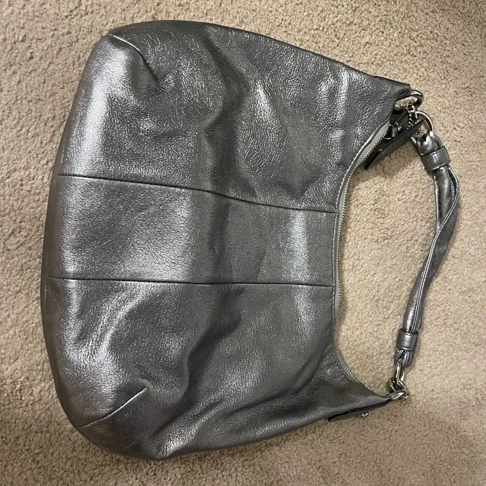 Beautiful vintage gun metal gray Coach hand bag - Picture 1 of 3